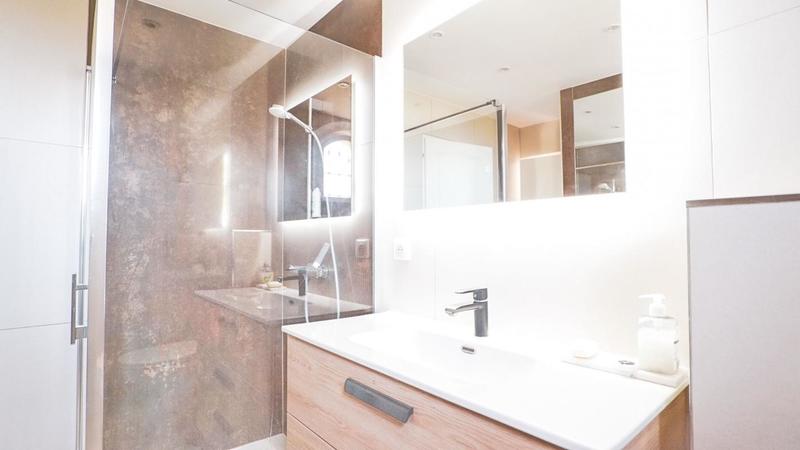 Villa - 270 m² - 6 pièces