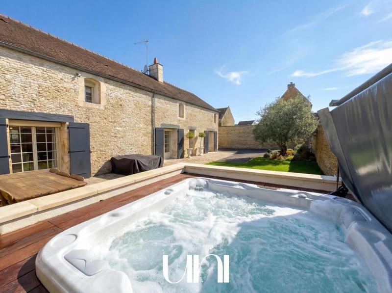 Maison - 180 m² - 5 pièces