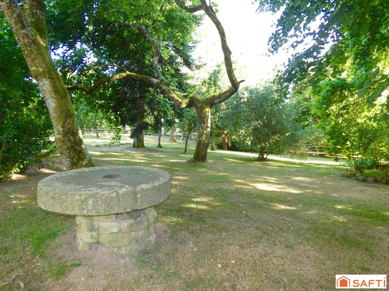 Maison - 220 m² - 9 pièces