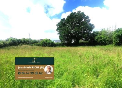 Terrain constructible - 2 465 m²