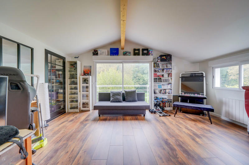 Maison - 180 m² - 8 pièces