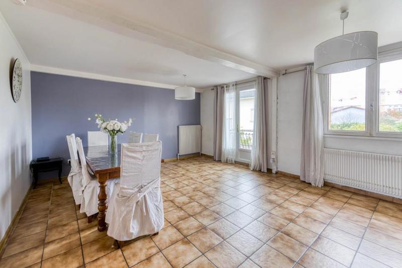 Maison - 182 m² - 9 pièces