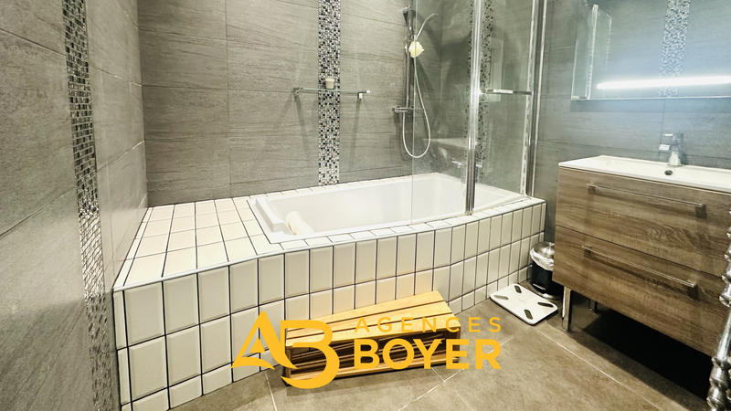 Appartement - 157 m² - 5 pièces