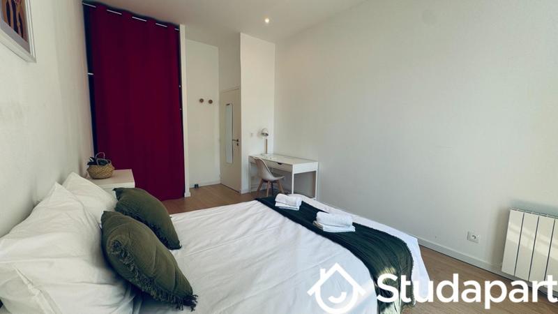 Chambre - 14 m² - 1 pièce