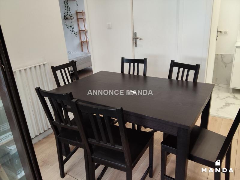 Chambre - 10 m² - 6 pièces