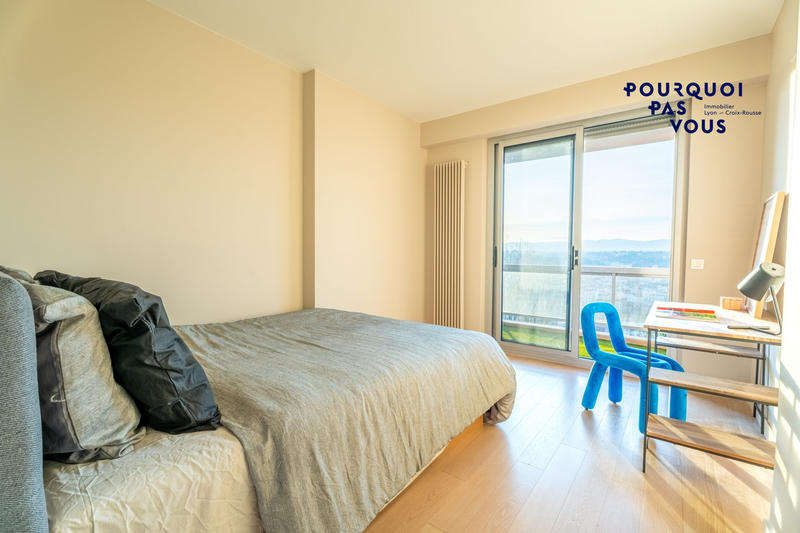 Appartement - 200 m² - 6 pièces