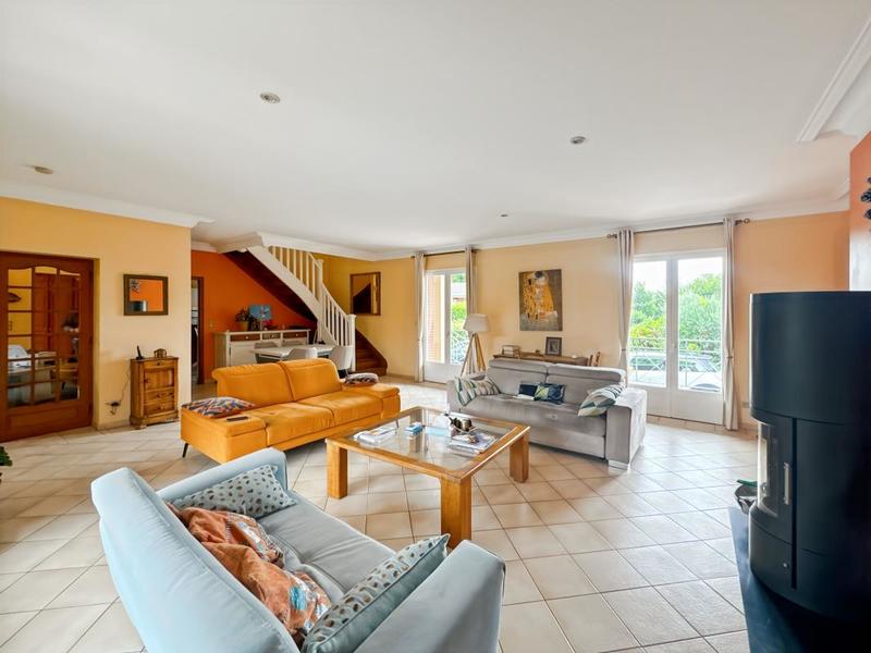 Maison - 200 m² - 6 pièces