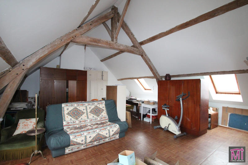 Maison traditionnelle - 151 m² - 6 pièces