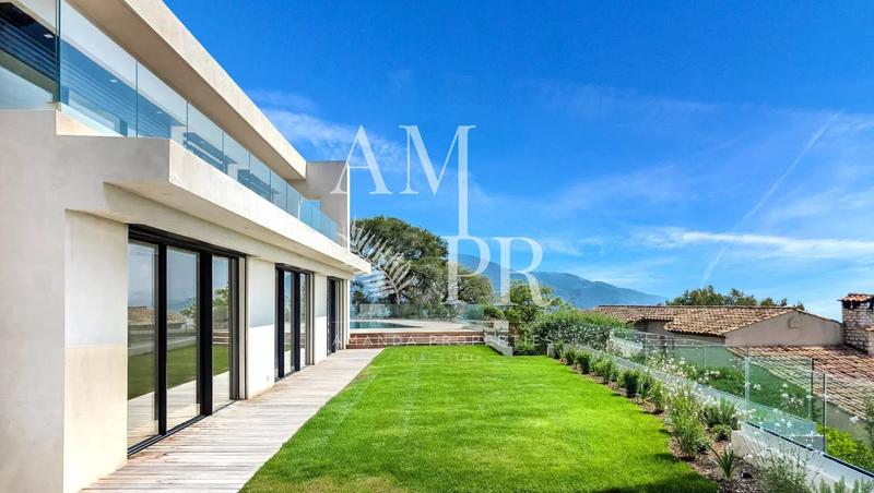 Villa - 231 m² - 5 pièces