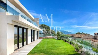 Villa - 231 m² - 5 pièces