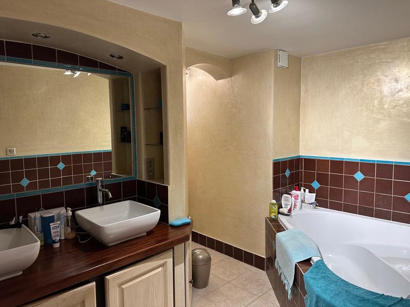 Villa - 200 m² - 7 pièces