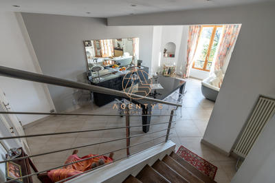 Maison - 165 m² - 6 pièces