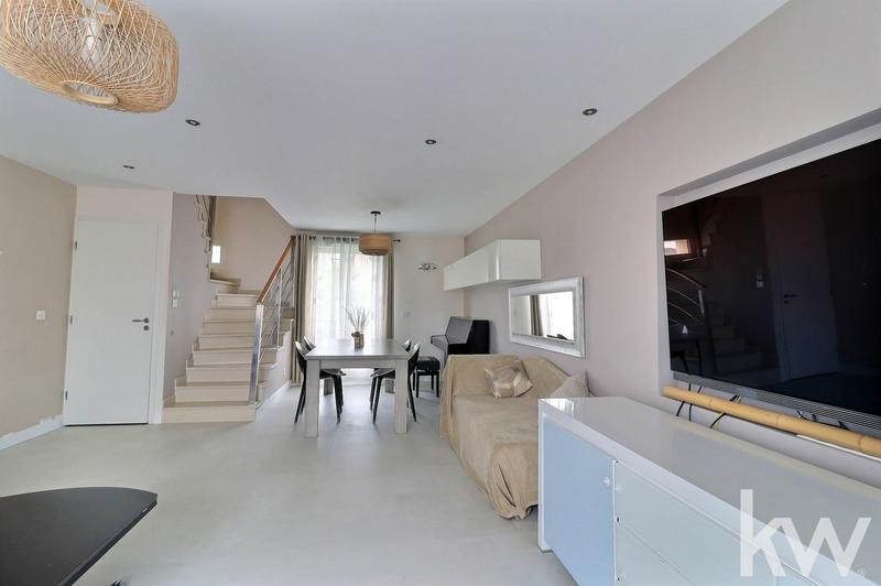 Maison - 180 m² - 7 pièces