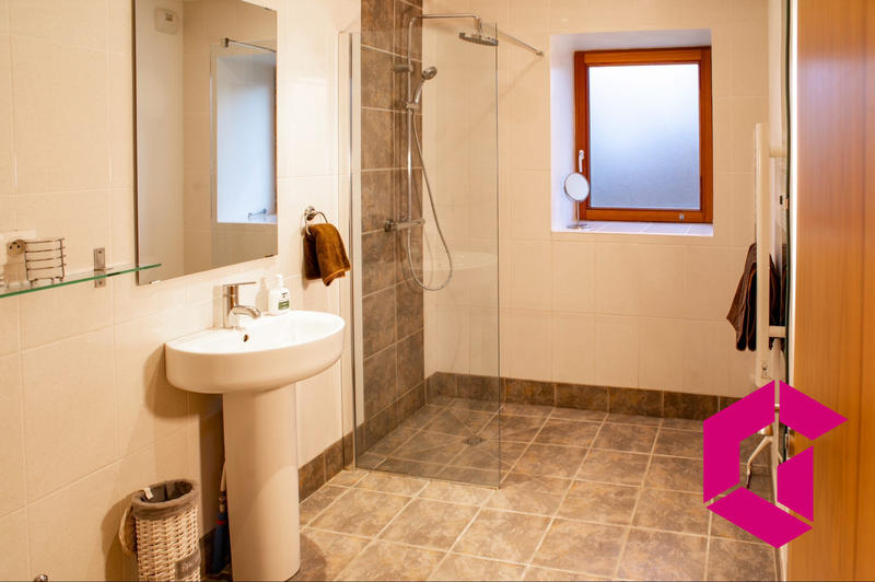 Maison - 322 m² - 6 pièces