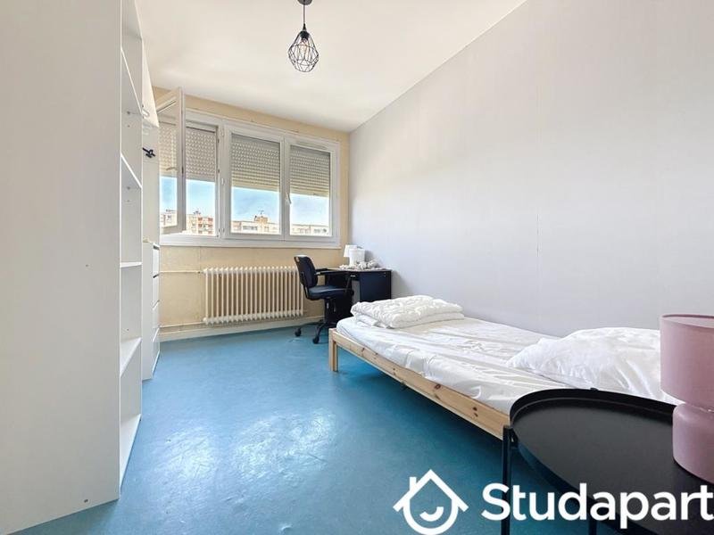 Chambre - 9 m² - 1 pièce