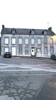 Maison - 182 m² - 11 pièces