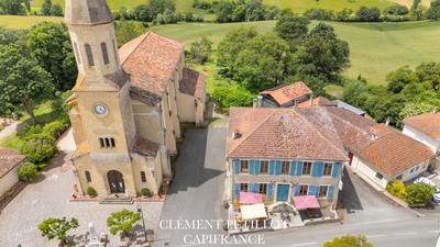 Maison - 281 m² - 7 pièces