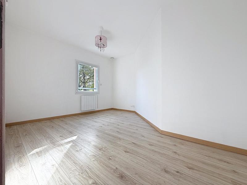 Maison - 215 m² - 7 pièces