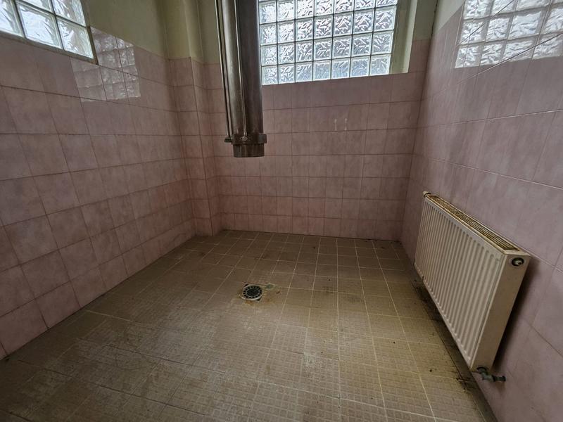 Maison - 600 m² - 5 pièces