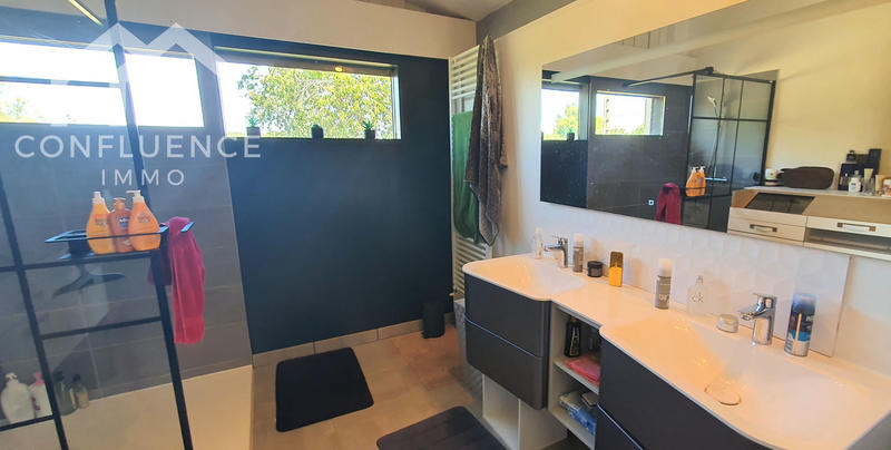 Villa - 200 m² - 7 pièces