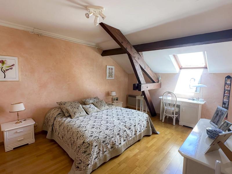 Maison - 200 m² - 7 pièces