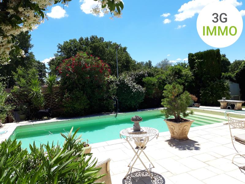 Maison traditionnelle - 95 m² - 4 pièces