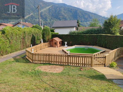 Maison - 233 m² - 9 pièces