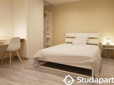 Chambre - 12 m² - 1 pièce