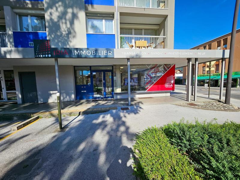 Local commercial - 102 m² - 2 pièces