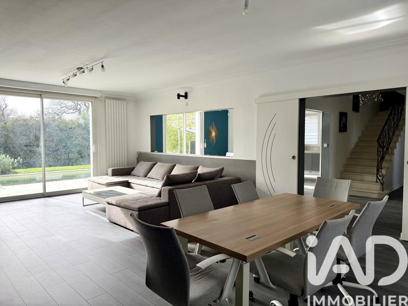 Maison - 196 m² - 7 pièces