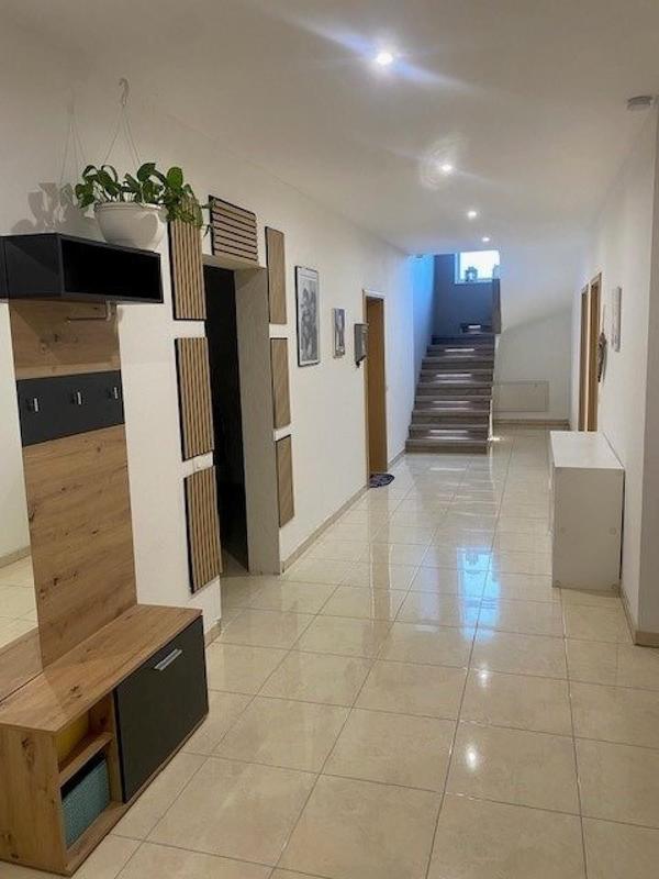 Villa - 361 m² - 8 pièces