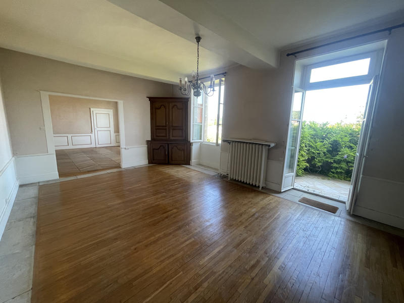 Maison - 330 m² - 10 pièces