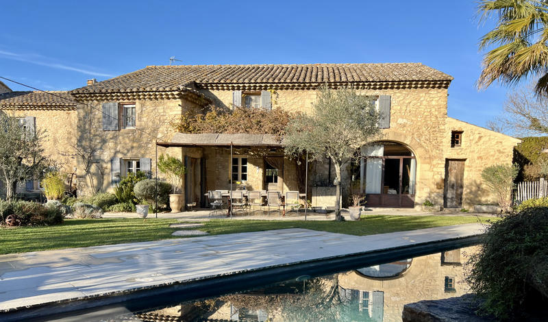 Mas - 362 m² - 8 pièces