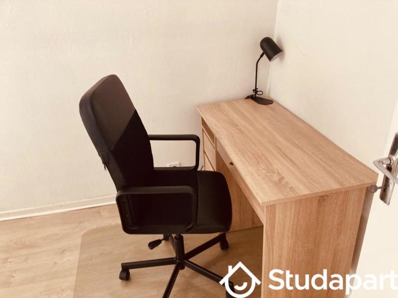 Chambre - 13 m² - 1 pièce