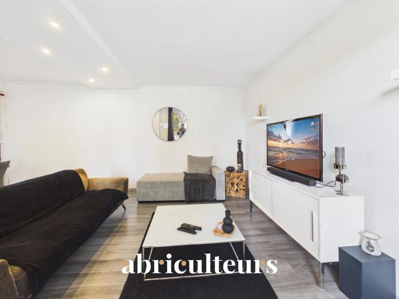 Appartement ancien - 69 m² - 3 pièces