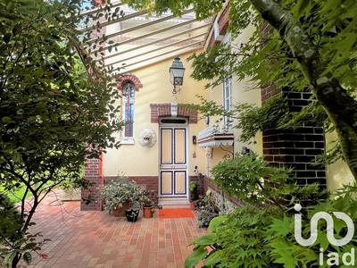 Maison - 315 m² - 12 pièces