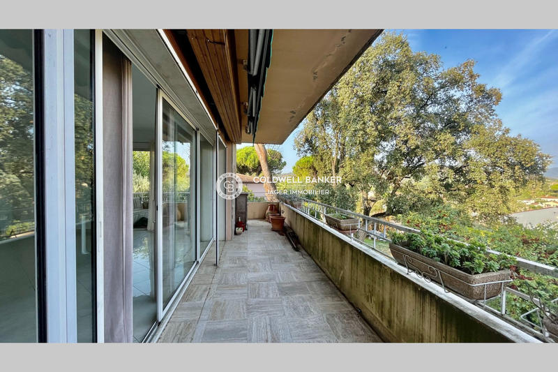 Appartement - 165 m² - 5 pièces