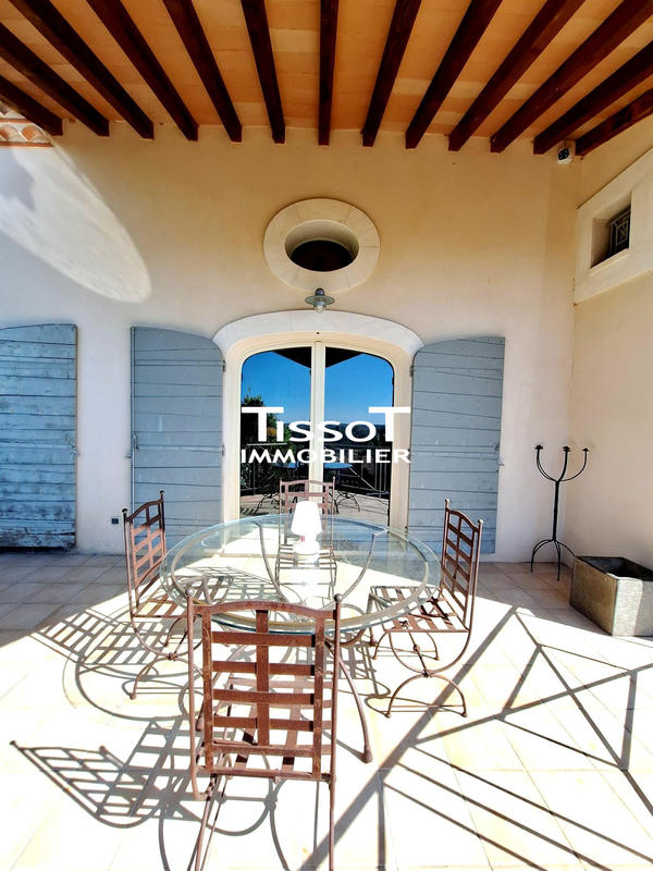 Maison - 198 m² - 5 pièces