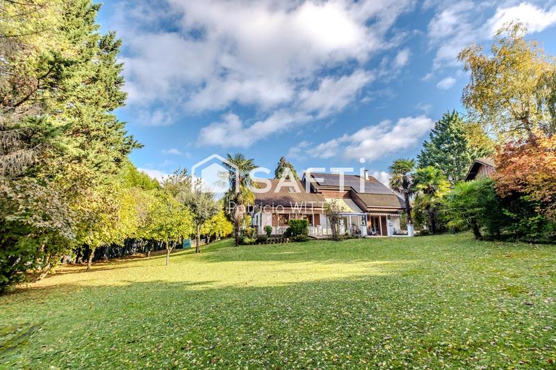 Maison - 215 m² - 7 pièces