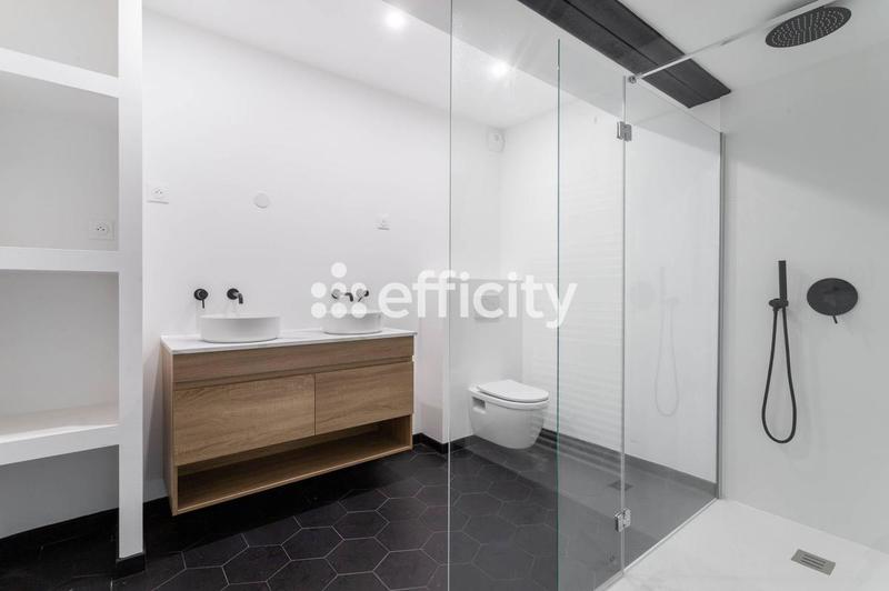 Loft - 140 m² - 5 pièces