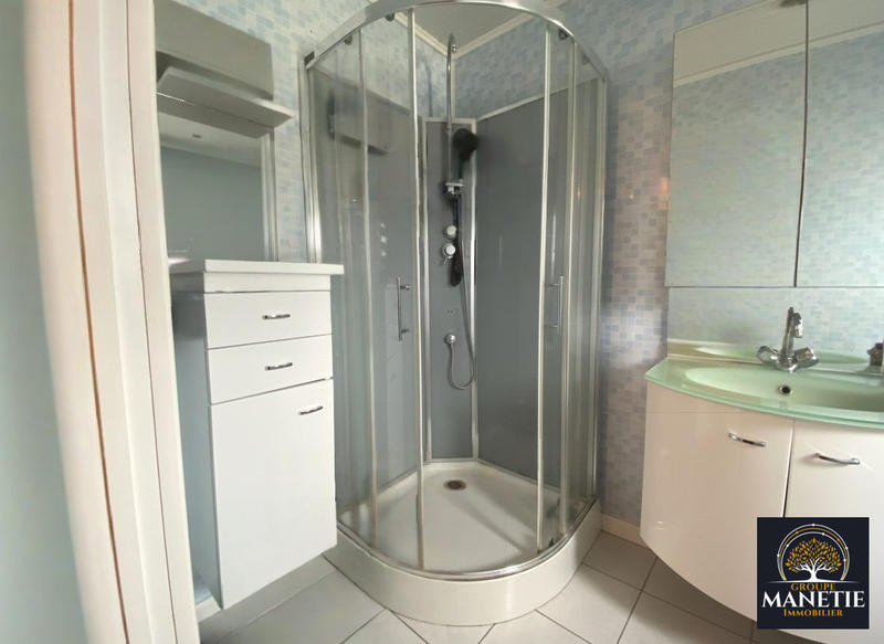 Maison - 99 m² - 5 pièces