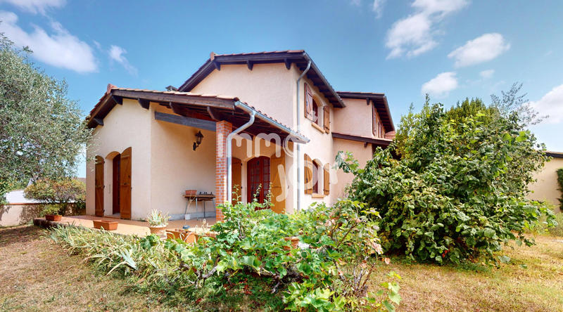 Maison - 231 m² - 7 pièces