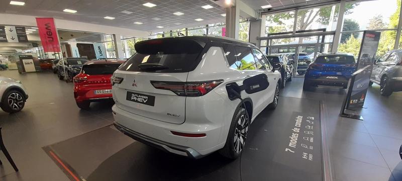 Mitsubishi Outlander 2.4 Mivec Phev 306 4wd Instyle