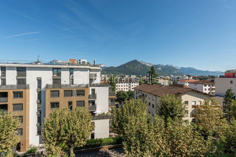 Appartement - 82 m² - 3 pièces