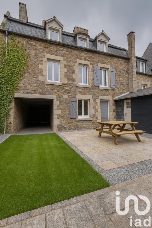 Maison de ville - 235 m² - 7 pièces