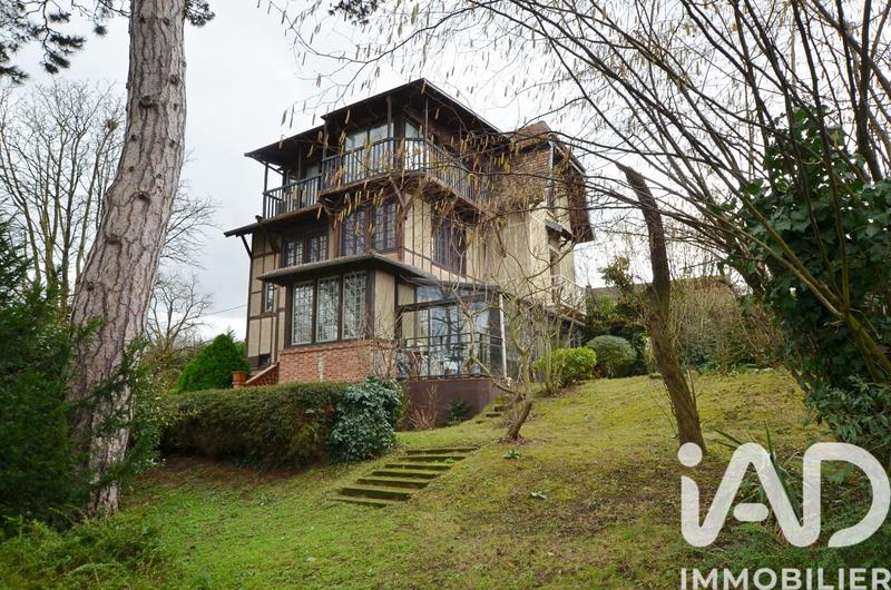 Maison - 180 m² - 8 pièces