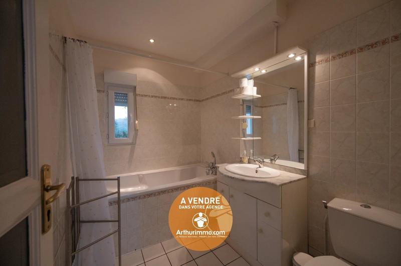 Maison - 200 m² - 7 pièces