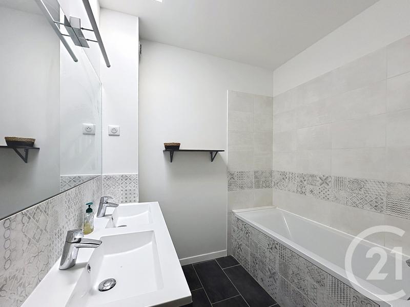 Appartement - 105 m² - 4 pièces