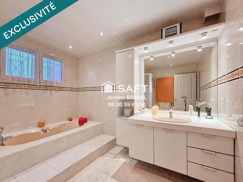 Maison - 191 m² - 7 pièces