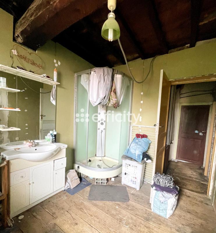 Maison - 236 m² - 8 pièces